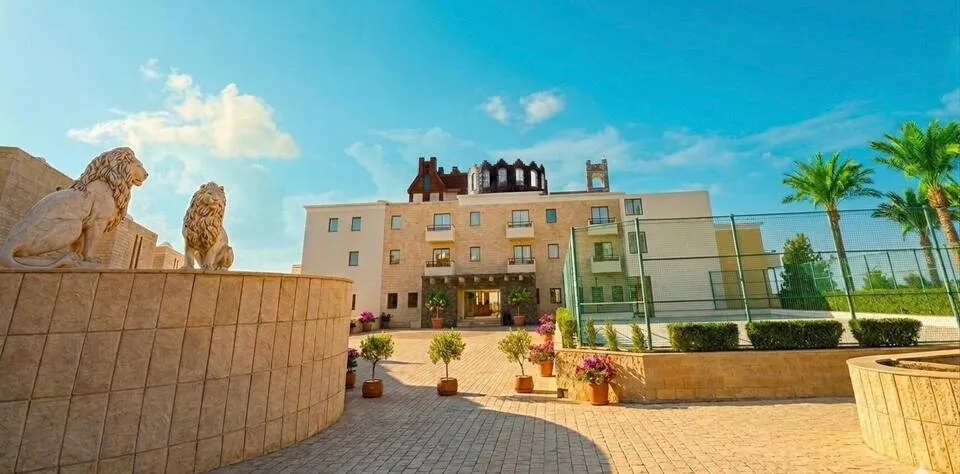 Oceanfront Studio - Sea View Balcony